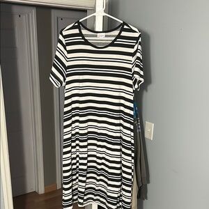 LuLaRoe Monochrome Striped Top